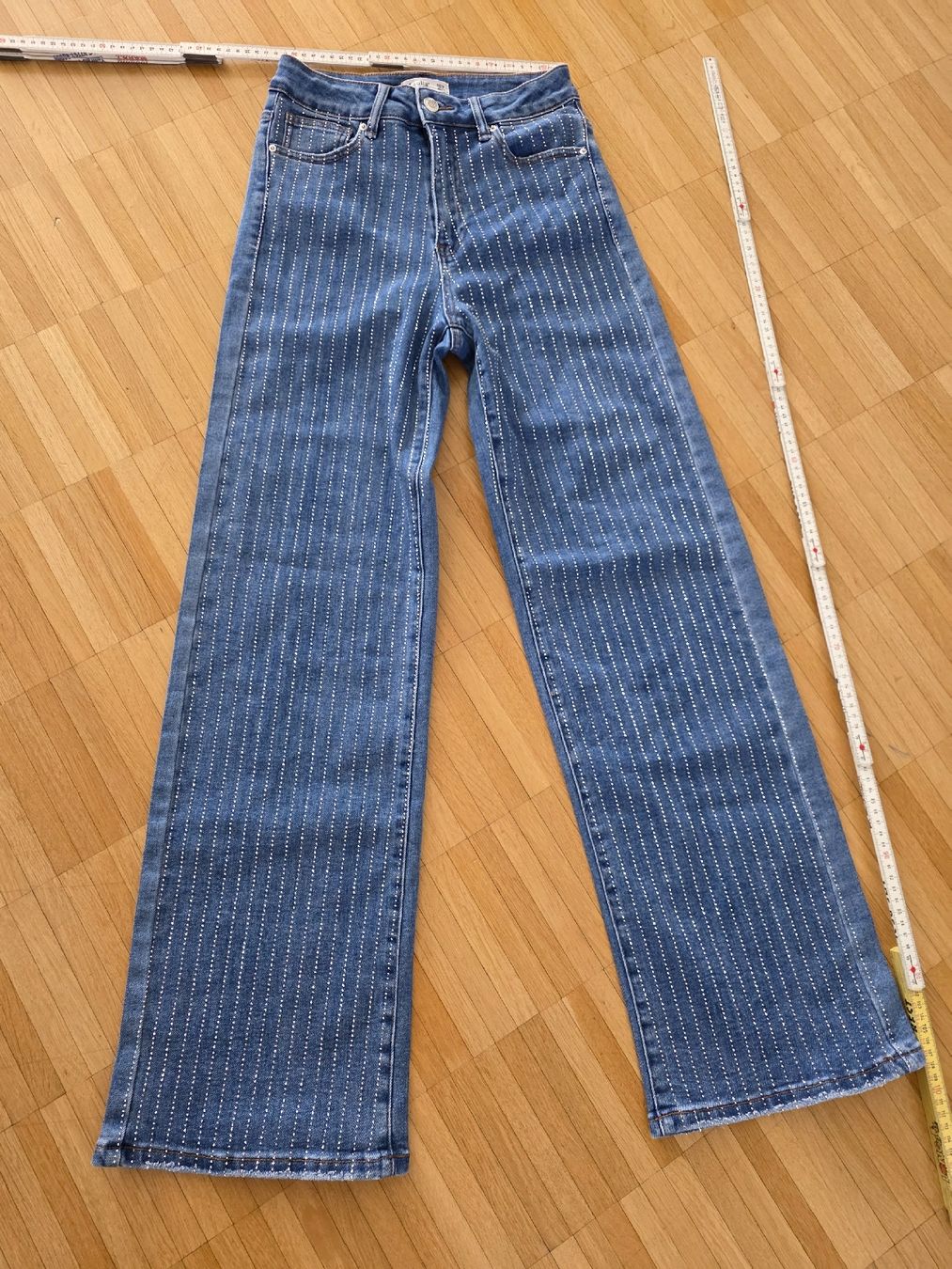 Jeans: Jeans mit Strass, Gr. 36, neuwertig, modisch top! – Usato da Laufenburg venduto da may_r2st