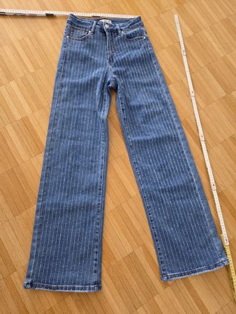 Jeans mit Strass, Gr. 36, neuwertig, modisch top!