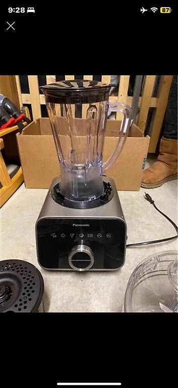 Küchengeräte: Panasonic food processor et accessoires – Gebraucht aus Boudry von may555