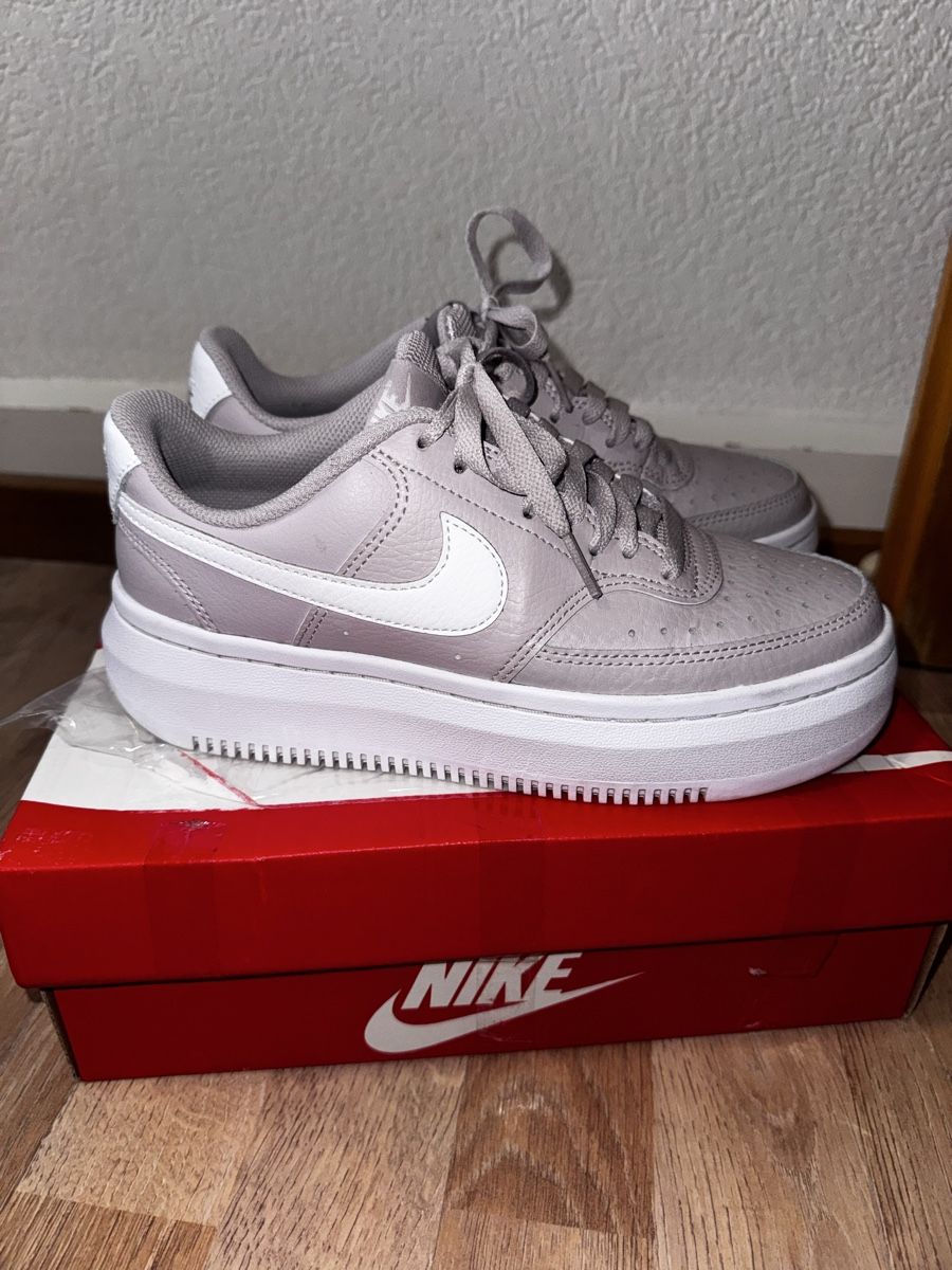 Nike Scarpe da donna: Nike Court Vision Alta LTR – Nuovo (secondo la descrizione) da Interlaken venduto da hel_bm2g 1