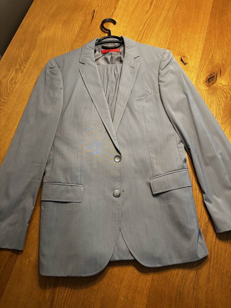Hugo Boss Anzüge: Anzug Hugo – Gebraucht aus Meyriez von oli1984
