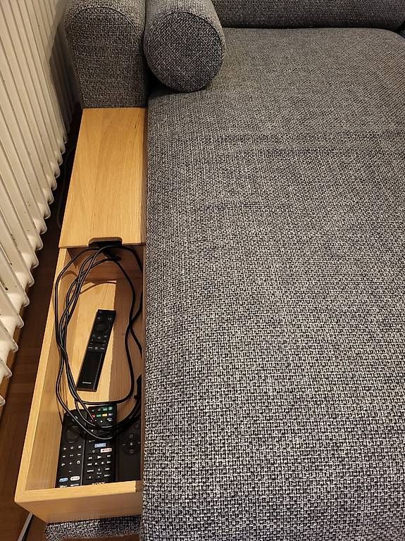 Sofas: Einjähriges Sofa mit Récamiere – Gebraucht aus Thun von schoscho94 1