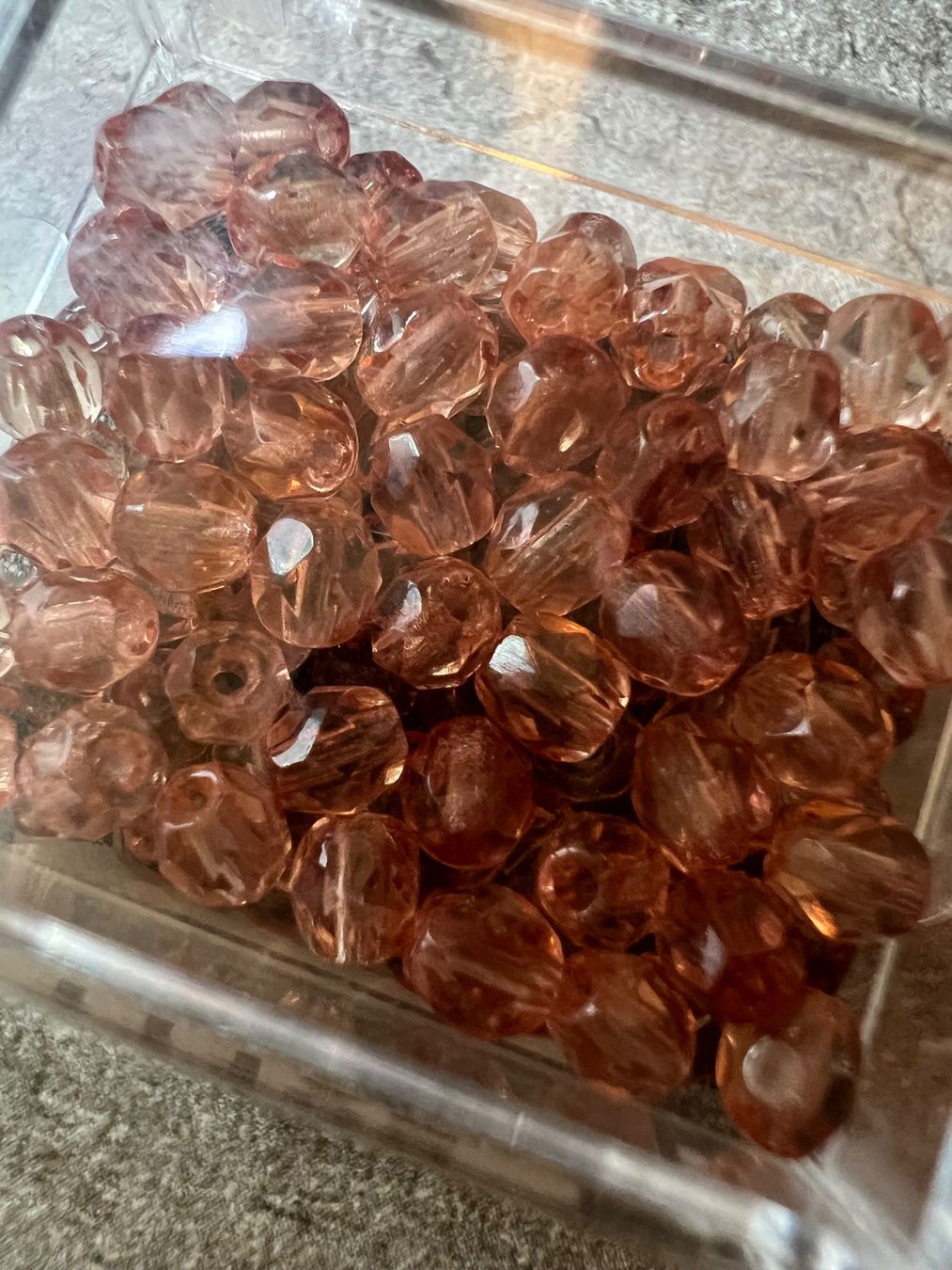 Perle (finte): Glasschliffperle - 4 mm (neu) – Nuovo e nell'imballaggio originale da Stein AG venduto da Anastasia_Asya 1