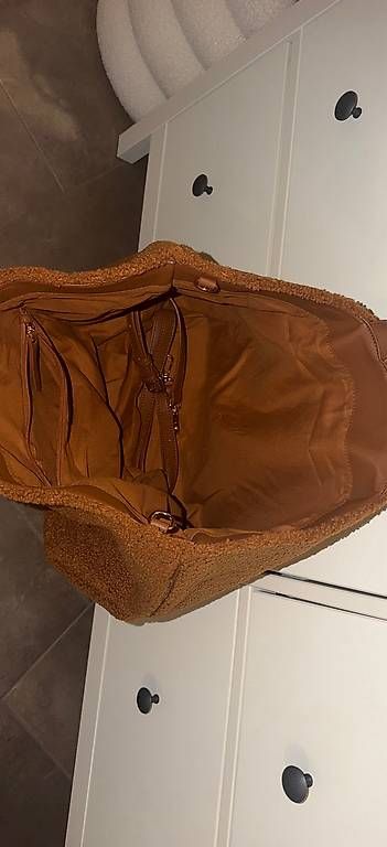 Manor Borse: Borsa teddy della Manor – Usato da Sessa venduto da Thisisemma 1