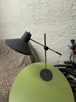 Design-Tischleuchte im Mid-Century / Bauhaus-Stil