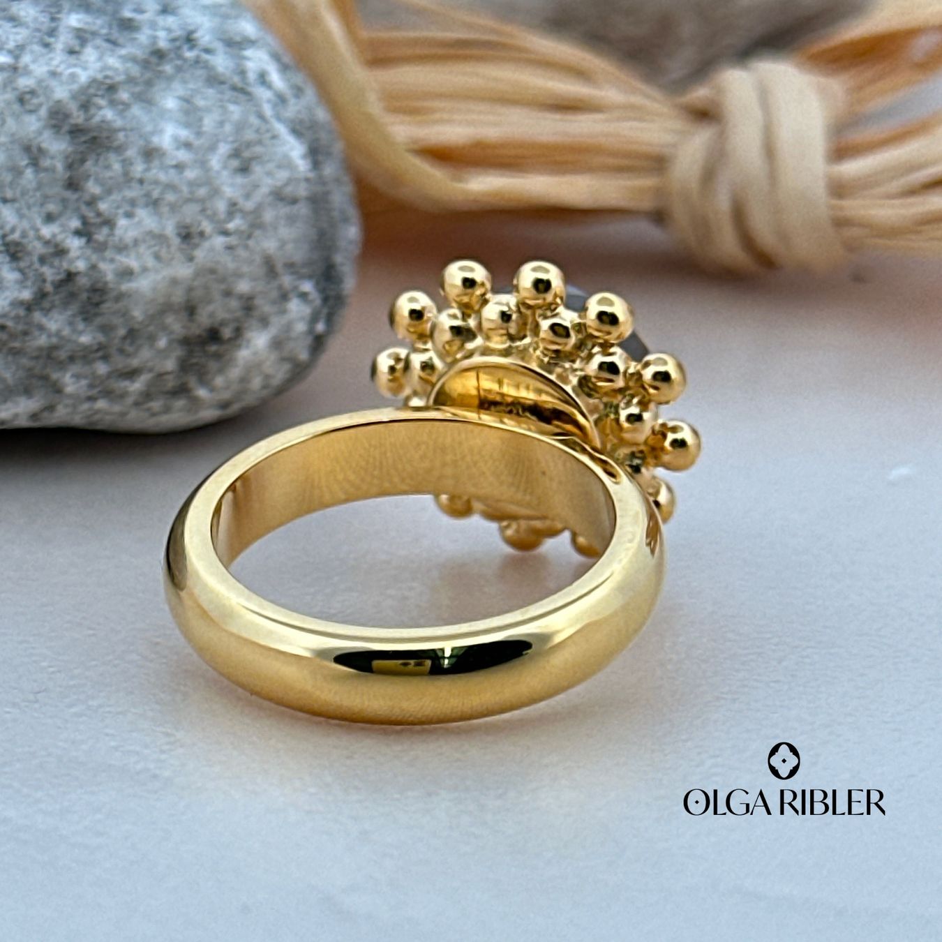 Olga Ribler Anelli: Edelstahlring mit grauem Mondstein, Gr. 52 – Nuovo (secondo la descrizione) da Luzern venduto da MonikaS03 4