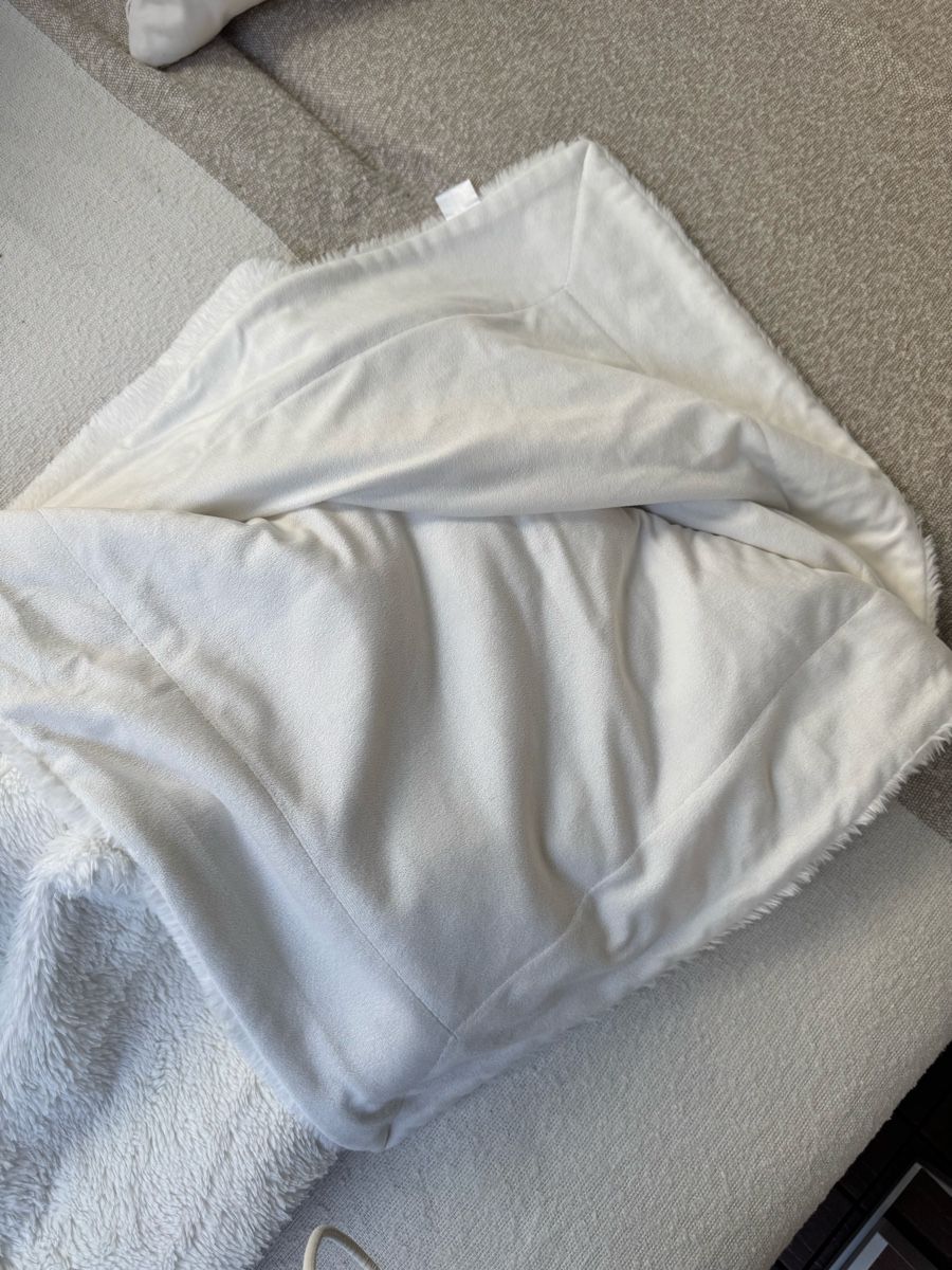 Coperte: Kuscheldecke Kunstfell Weiss – Usato da zürich venduto da Bailey17 2