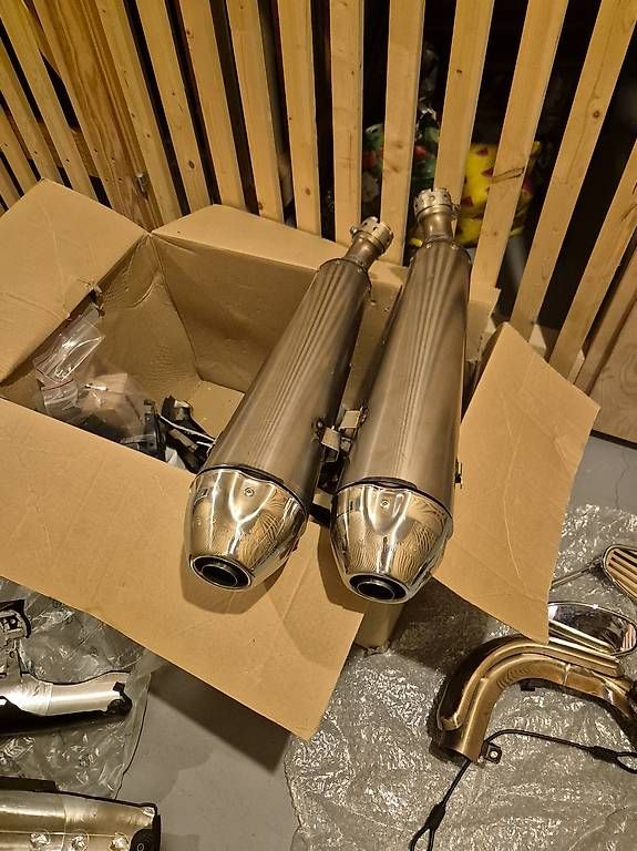 Yamaha Sistemi di scarico: Yamaha MT01 Auspuff Schalldämpfer – Usato da Märstetten venduto da snorbi77 1