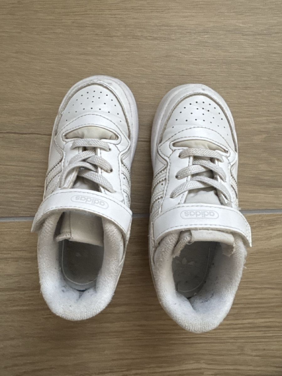Adidas Schuhe für Jungen: Baskets enfant Adidas - taille 26 – Gebraucht aus Saillon von alico 4