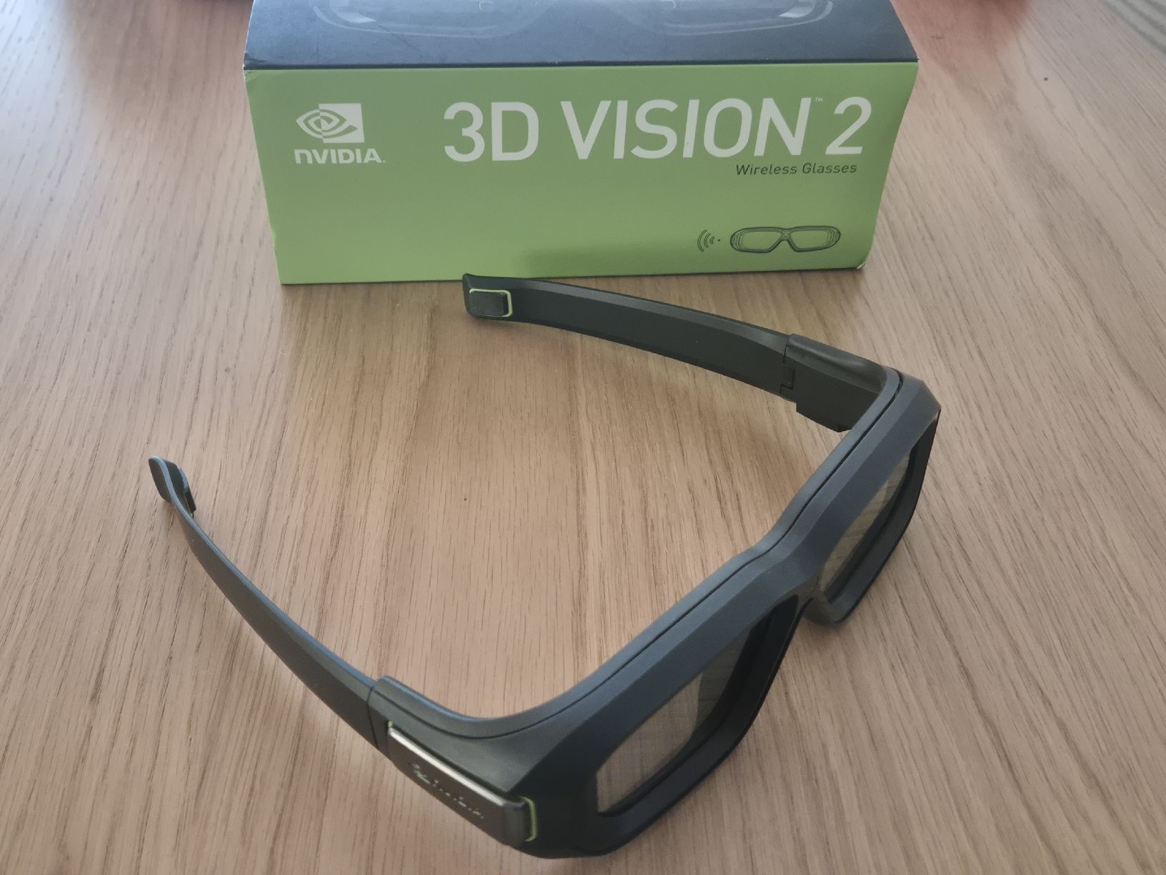 Occhiali & Lenti: NVIDIA 3D VISION 2 - WIRELESS 3D GAMING GLASSES – Usato da Widen venduto da Zu-Schlag