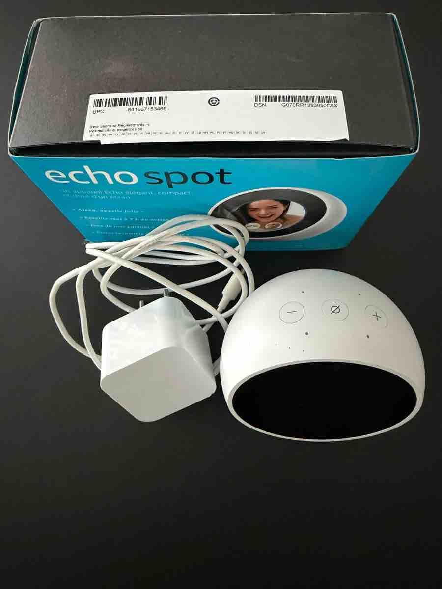 Amazon Lautsprecher: Amazon Echo Spot weiss – Neu (gemäss Beschreibung) aus Zürich von Seryy 4