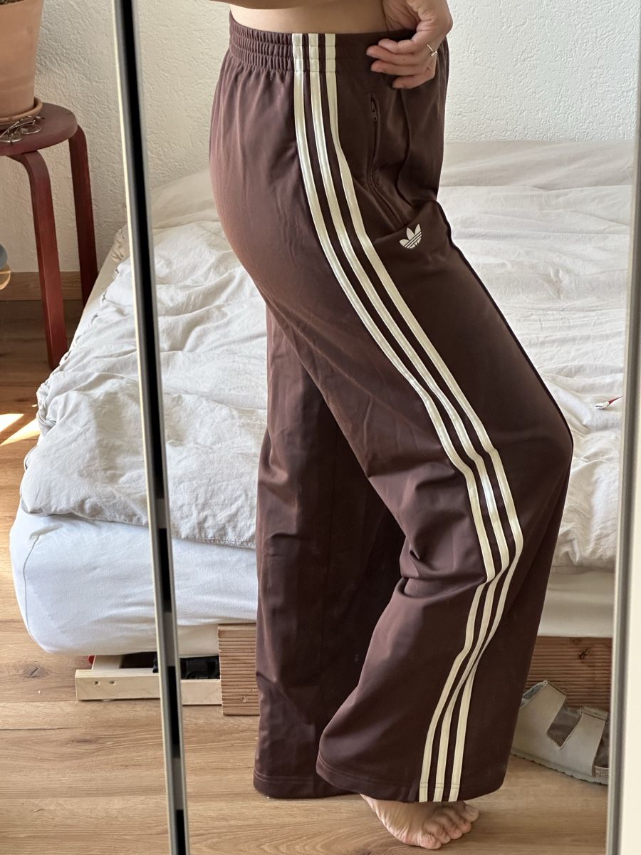 Adidas Pantaloni: Adidas Trainingshose – Nuovo (secondo la descrizione) da Biel/Bienne venduto da Baujo 1