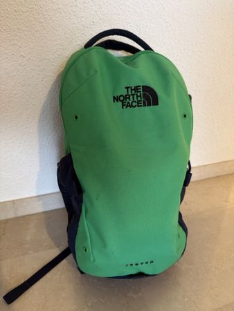 The North Face Jester backpack green/navy