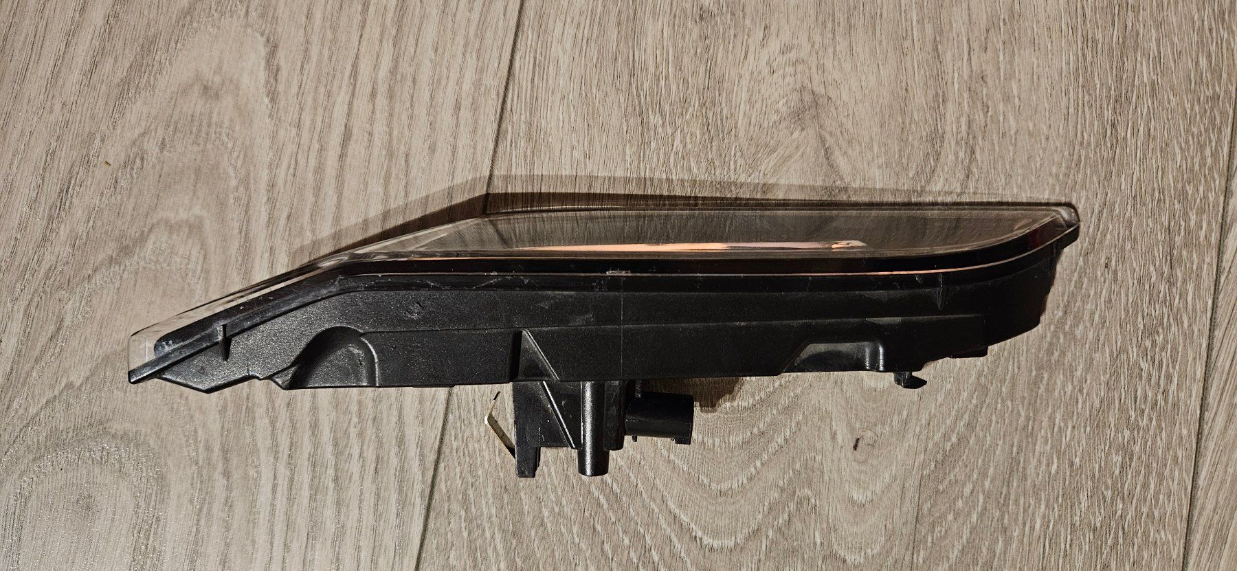 Porsche Tutti pezzi di ricambio auto: Porche 911 (992) Blinker links – Difettoso da Brittnau venduto da leroyjethro 1