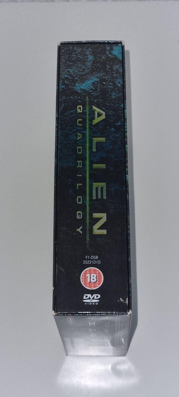 Tutti i DVDs: DVD: Alien - Quadrilogy - 9 Discs – Usato da Ehrendingen venduto da Thomas_2 3