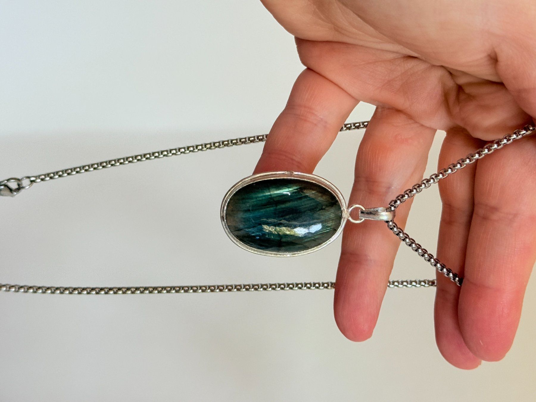 Ketten: Collier avec labradorite - Élégant & Naturel! – Neu und originalverpackt aus Genève von AWWA 7