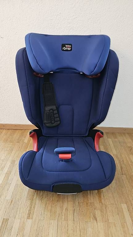 Britax Römer Sièges auto: Kindersitz Römer Britax 15-36kg – D'occasion à Zufikon par Lmazi