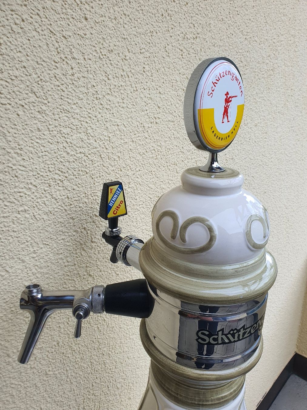 Altro per Gastronomia & Hotel: Schöne Schützengarten Bierzapfsäule – Usato da Ganterschwil venduto da shokobons123 6