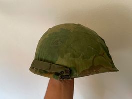 Original US Army Vietnam Helmet / 1962-1965
