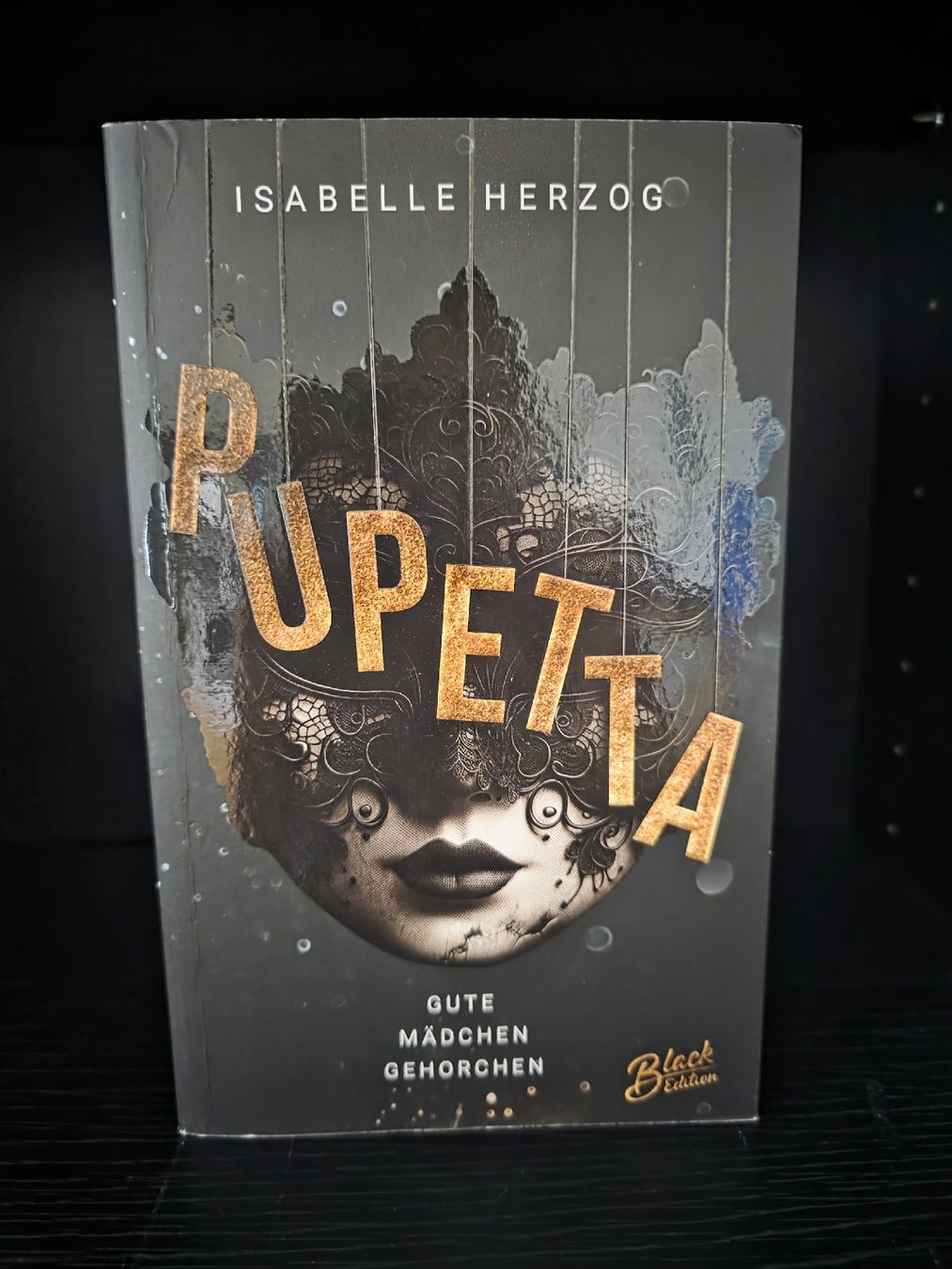 Libri: Isabelle Herzog Pupetta Dark Romance – Usato da Tägerwilen venduto da XeniaH