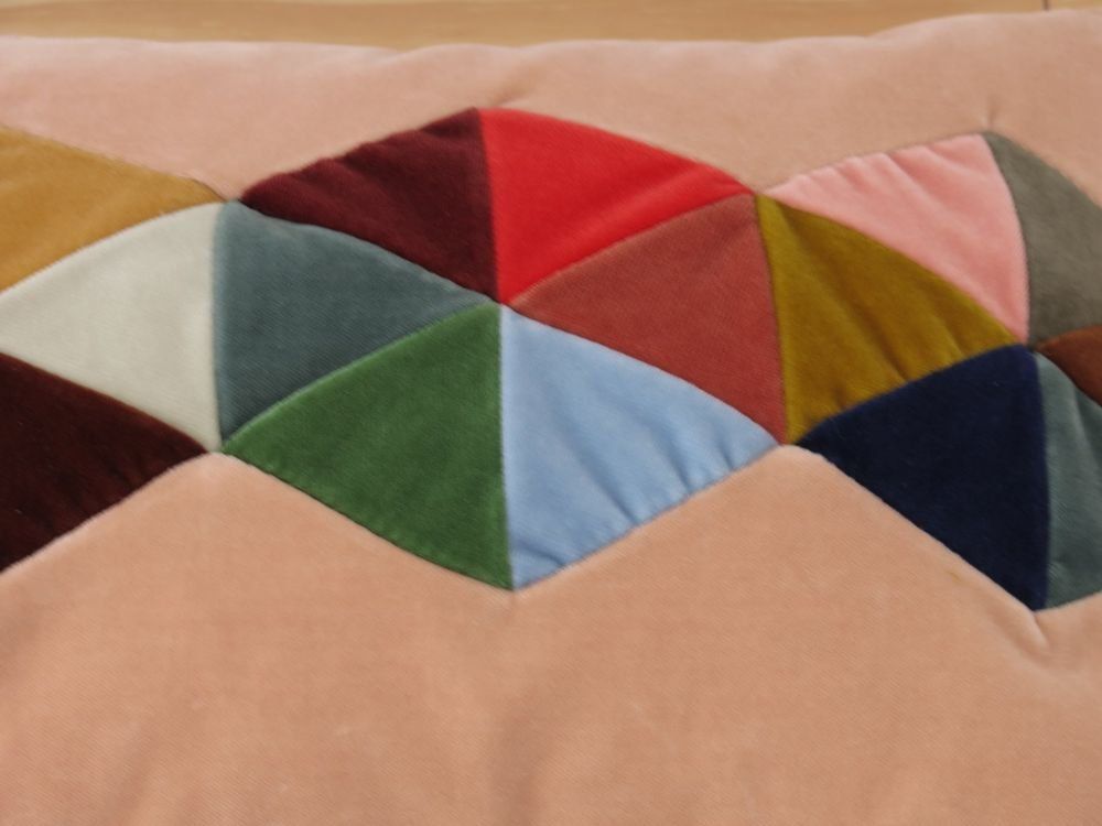 Cuscini: Coussin Christina Lundsteen velours patchwork fait main – Usato da Neuchâtel venduto da heloisa 9