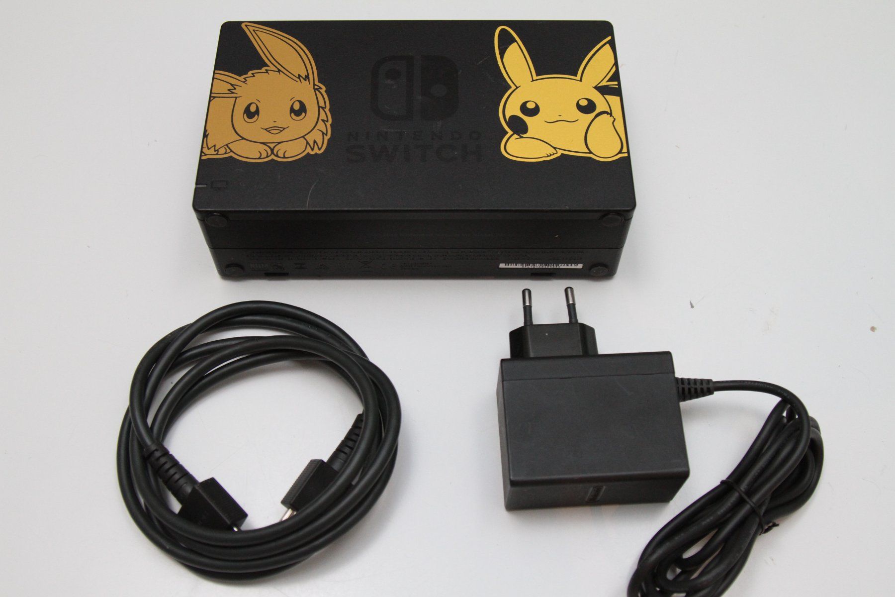 Nintendo Console: Nintendo Switch Pokémon Let's Go Edition – Usato da Basel venduto da camelot99 4