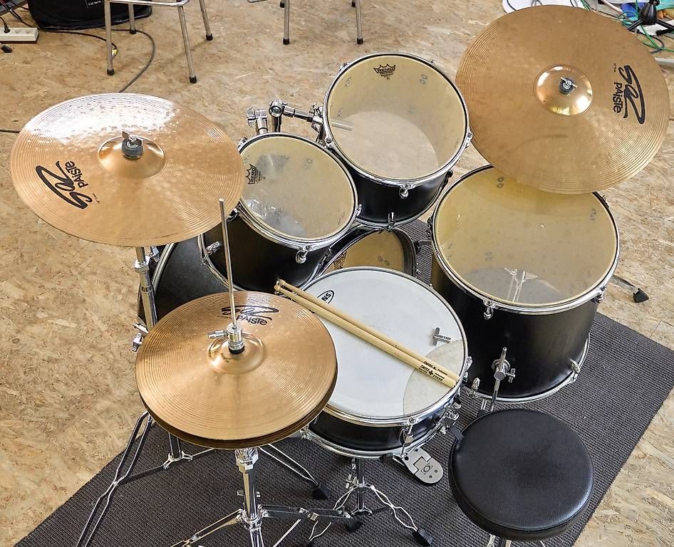 Instruments de musique: Custom Rock Set + handgehämmerte Becken - mit Video!!! – Neuf (Voir description) à Aarau par Bigbenmusic