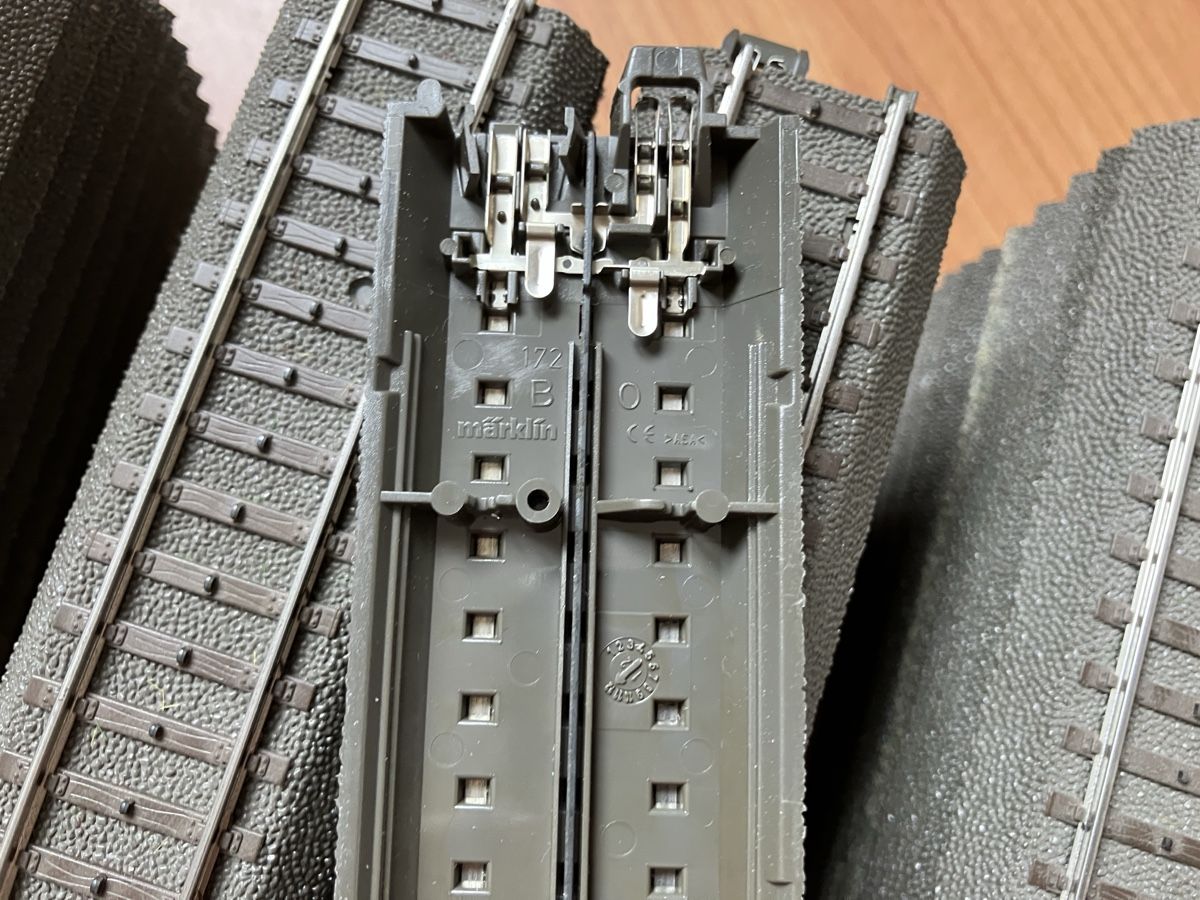 Märklin Modelleisenbahnen: Märklin C Geleise 172 40 Stk. – Gebraucht aus Schönenwerd von Lichi 3
