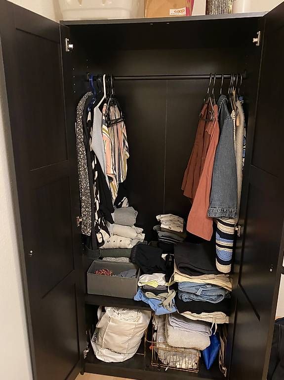 Ikea Schränke: Schrank mit Kleiderstange und Ablage – Gebraucht aus Luzern von and_8ycc 2
