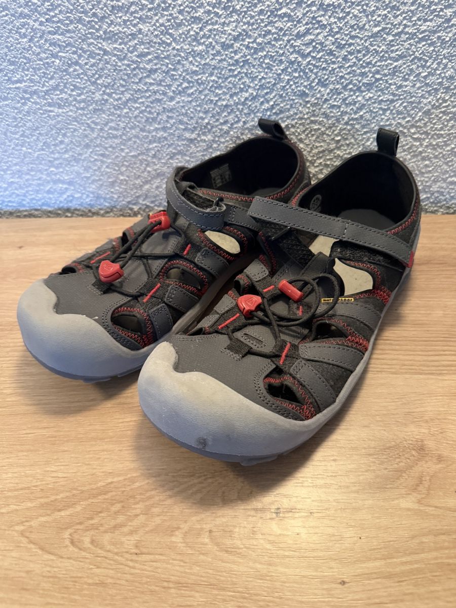 Keen Chaussures hommes: KEEN Sandalen / Grösse 39 – D'occasion à Steffisburg par Copy22