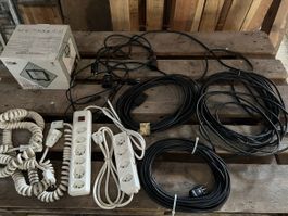 Kabel / Steckdosenleisten / Halogenlampe