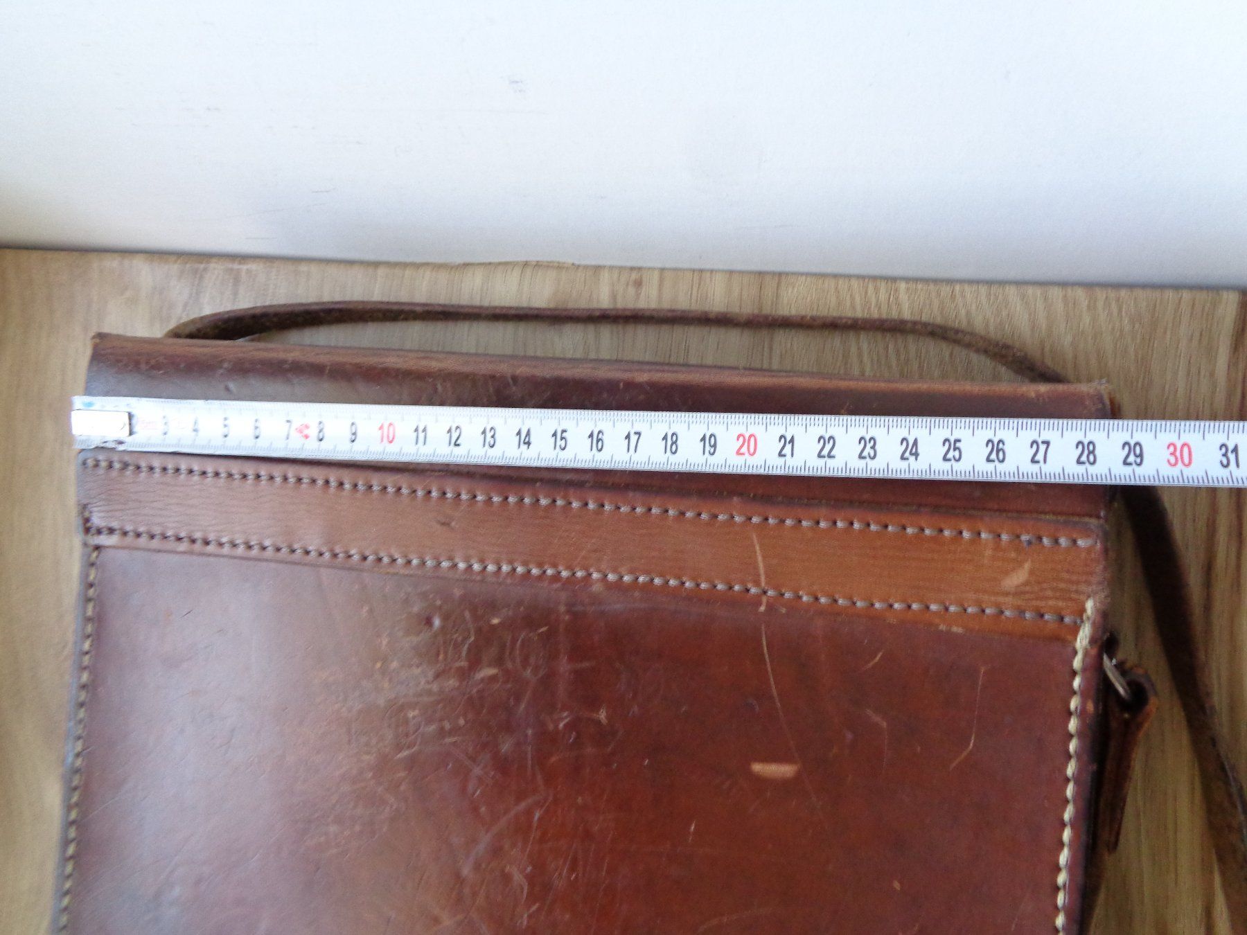 Borse: GROSSE LEDERTASCHE KARTENTASCHE MIT STEMPEL – Usato da Henggart venduto da Pascha22 7