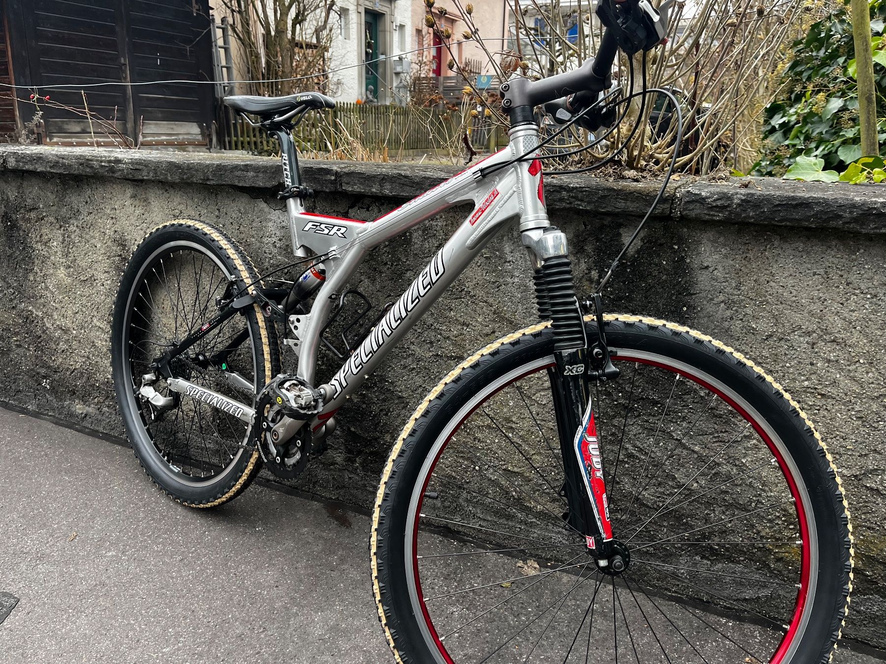 Specialized Biciclette: Specialized Enduro – Usato da Mühlethurnen venduto da Kolly225