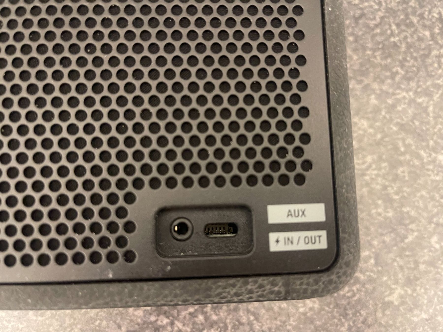 Marshall Haut-parleurs: Marshall Bluetooth Lautsprecher defekt ab CHF 1.-- – Défectueux à Rain par Stouni180 2