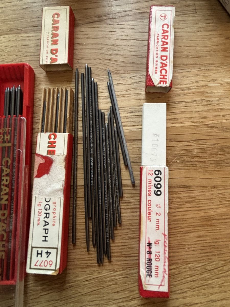 Caran D'Ache Matite, matite colorate & gessi: Caran d'Ache Minen 2H 4H  – Usato da Würenlos venduto da Ashley24 3