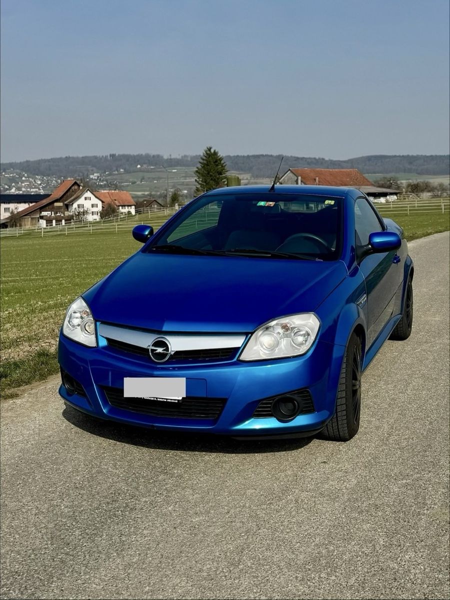 Opel Automobili: Opel Tigra 1.4 Cabriolet – Usato da Raperswilen venduto da Quirinvolpez