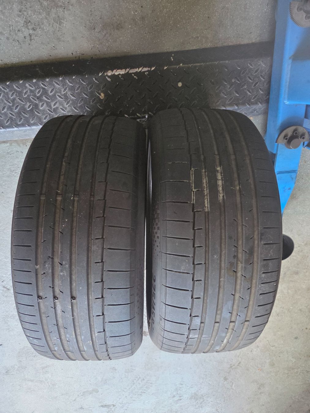 Pneus & Roues: 275 / 45 R 21 MO  Continental – D'occasion à Fischbach-Göslikon par Emanuel.Bardhi