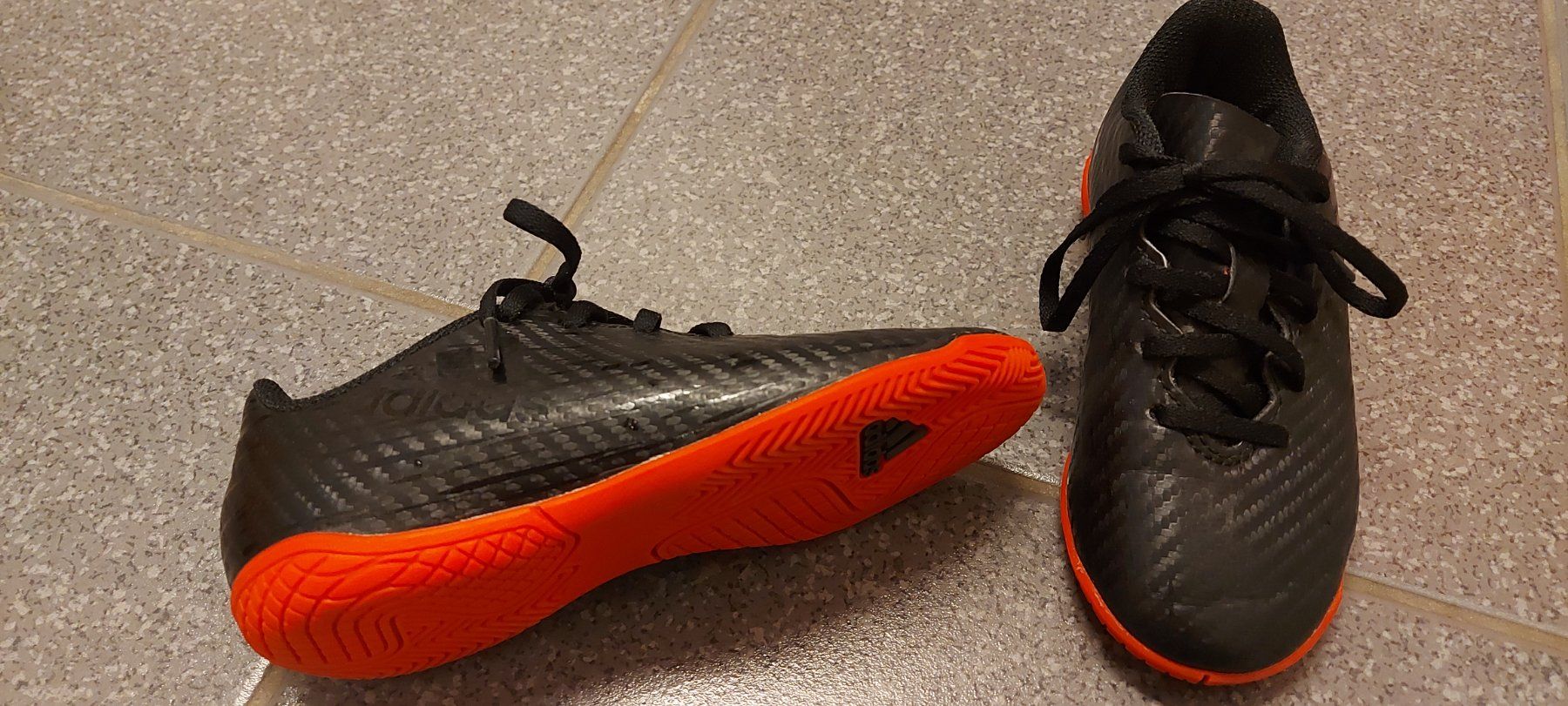 Adidas Schuhe für Jungen: Fussball Schuhe Jungs Grösse 30 – Gebraucht aus Baden von bab_6cxc 1