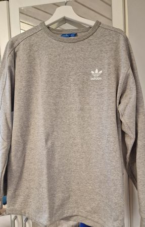 Adidas Sweater Gr. S Oversize Look - Top Zustand!