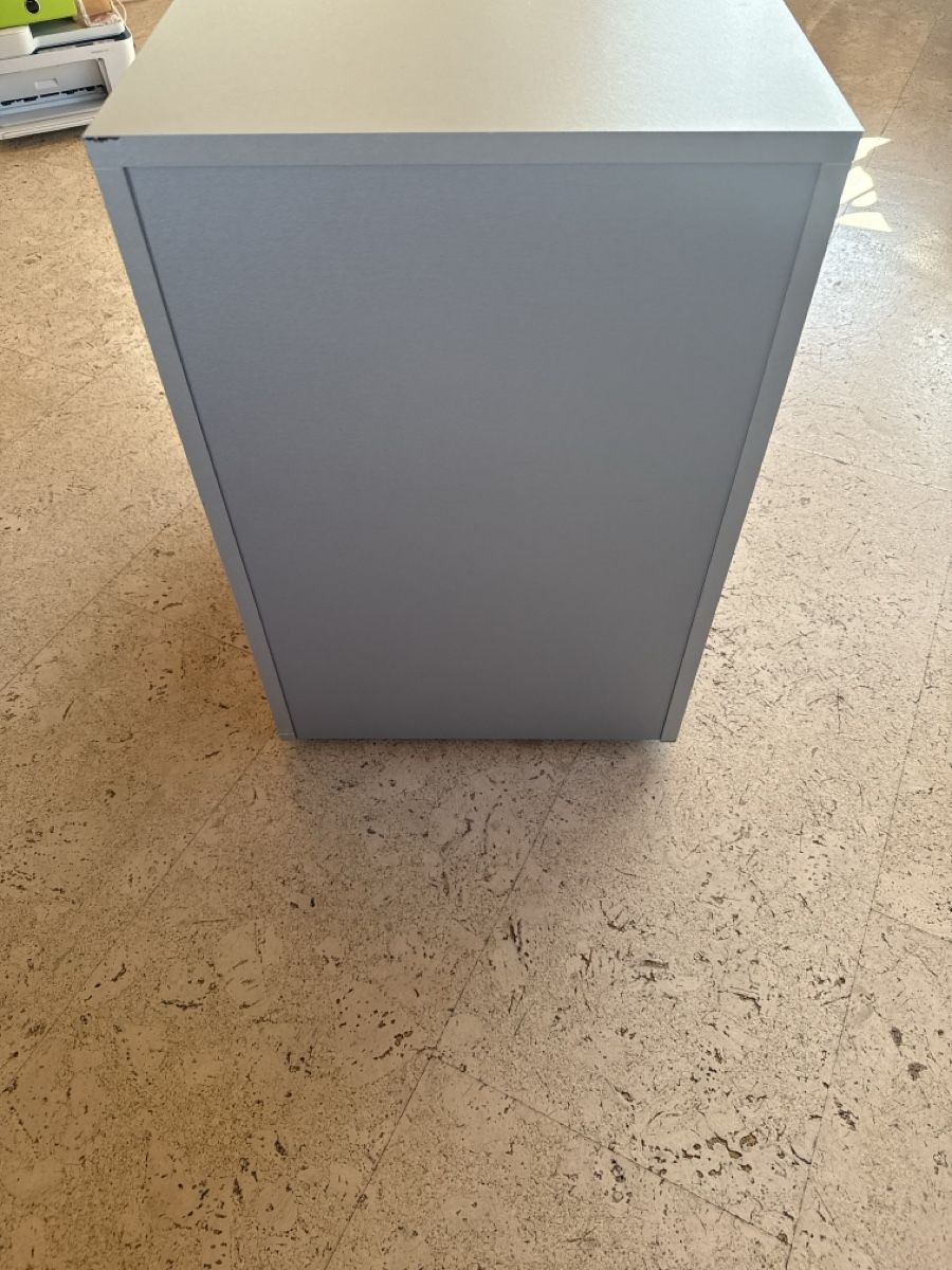 Korpus: Bürorollcontainer der Marke Reinhard – Gebraucht aus Niederhünigen von man_7ybw 2