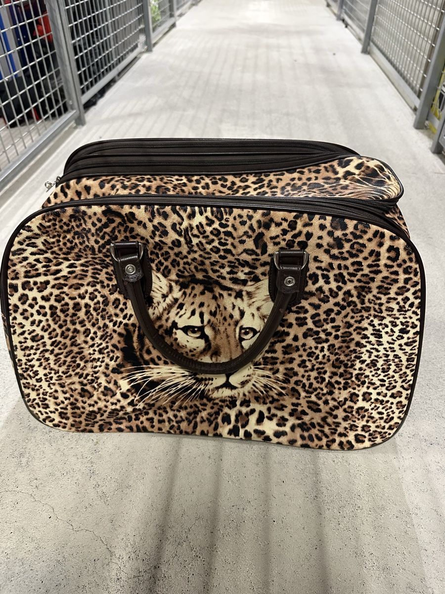 Taschen für Damen: Schöne No Name Tasche – Gebraucht aus Bern von Shininglove