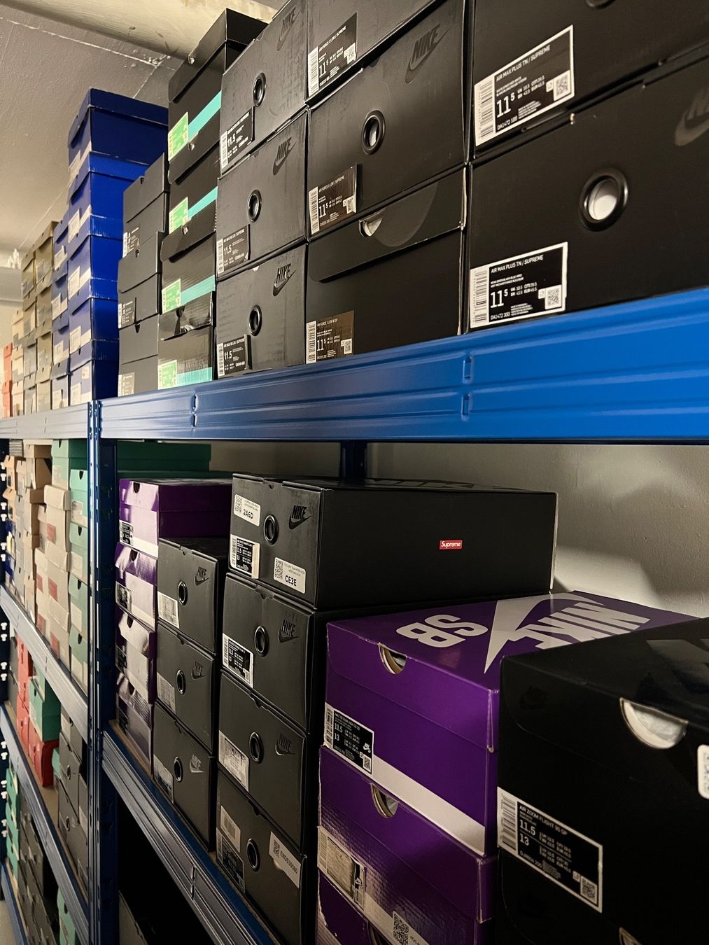 Nike Scarpe da uomo: Nike x Supreme Sneaker Sammlung 2002 - 2022 – Nuovo e nell'imballaggio originale da Bern venduto da ElevenFive 2