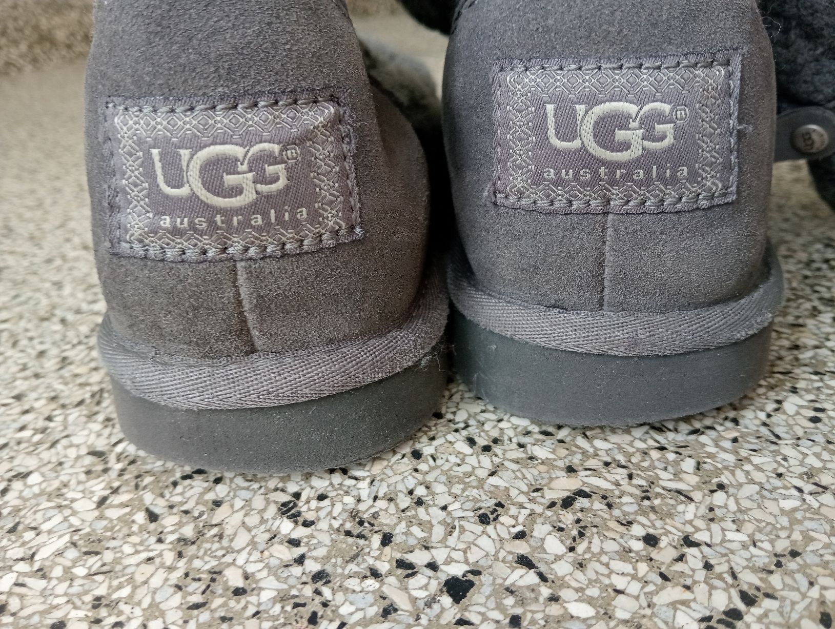 Ugg Scarpe da donna: UGG Tularosa Strick Echtes Lammfell & Wildleder Grau 38 38.5 – Usato da Allschwil venduto da Evgeniia78 6