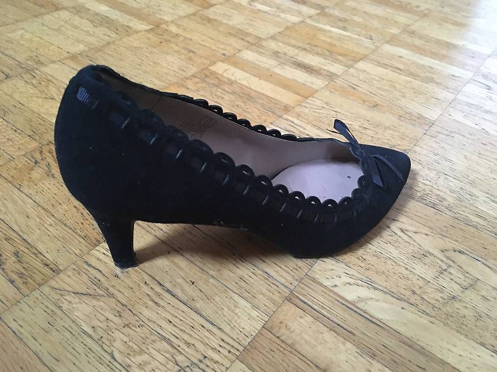 Scarpe da donna: Damen Pumps Wildleder 38 – Usato da Zürich venduto da BuenosAires03 2