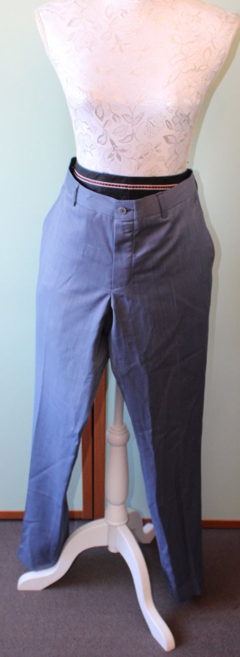Pantalons: Hose – D'occasion à Schaan par antikes_und_kurioses