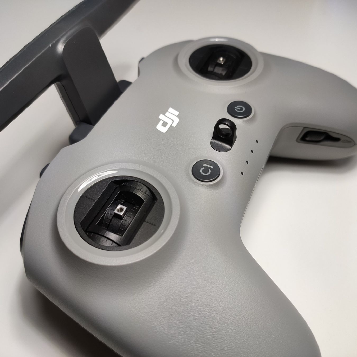 DJI RC Modellbau: DJI FPV / AVATA 1 Controller 2 (fast Neu/Original!) – Neu (gemäss Beschreibung) aus Zürich von Biedermann23 1
