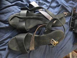 Sandale Damen schwarz gold Grösse 40 guter Zustand