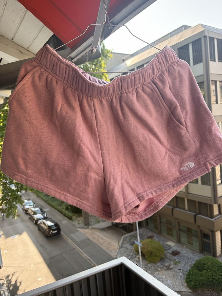 North Face Hosen: North Face trainerhose kurz – Gebraucht aus Zürich von lsh