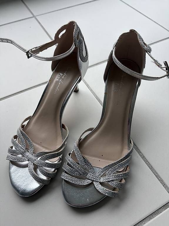 Damenschuhe: Stiletto – Gebraucht aus Hinterkappelen von LeLehmann