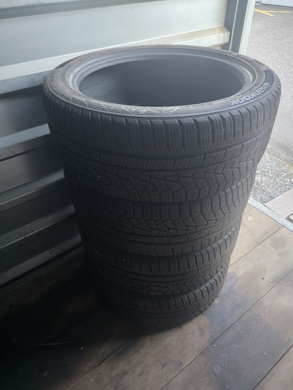 Pneumatici & Ruote complete: Hankook 215/45R17 Winterreifen – Usato da Egolzwil venduto da jan_p9xs